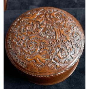 Large Saint Lucia Wooden Circular Box Louis XIV Period