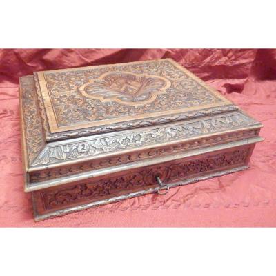 Large Wooden Box In Bois De Sainte-lucie