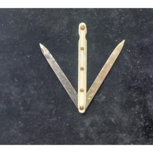 Folding Travel Knife, à La Berge