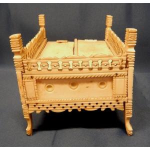 Domino Game In Its Bone Box - Pontoon Work