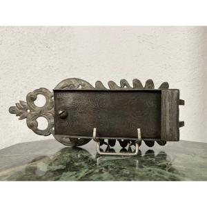 Alsace - Rhine Valley Cabinet Lock, 17th Or 18th Century - "erotic" Engraving