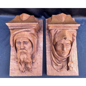 Pair Of Renaissance-style Carved Wooden Portraits 