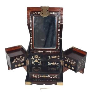 Jewelry Box, South China, Late 19th Century.