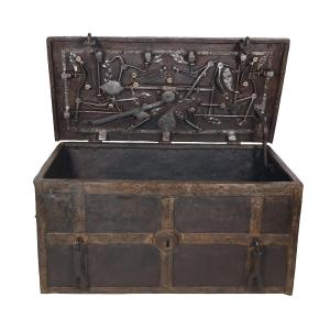 Wrought Iron Chest From Nuremberg, 17th Century 