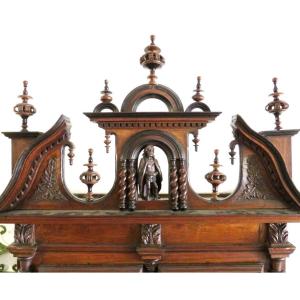 Antique Louis XIII Buffet In Walnut From The 17th Mascaron Grotesque Diminutive Carved Wood Folk Art Castel