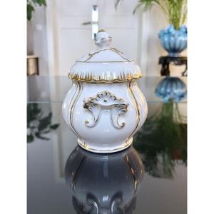 White Porcelain Sugar Bowl, Old Paris Style, Decorated With Fine Gold - 19th Century