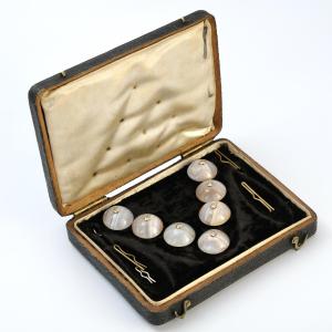 Set Of Seven 18th Century Buttons, Silver And Gold Agate In Their Chagrin Case