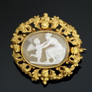 Eros And Aphrodite Cameo Pompom Brooch, 1840