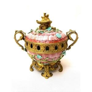 Attributed To l'Escalier De Cristal, Paris, Pot-pourri Vase In Porcelain And Gilt Bronze