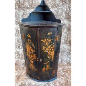 Encoignure En Bois Laqué Et Doré XVIIIe Siècle 