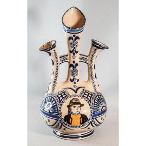Henriot, Quimper, Vase