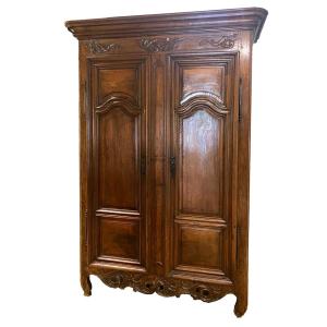 Carved Walnut Cabinet, Rhône Valley, 18th Century