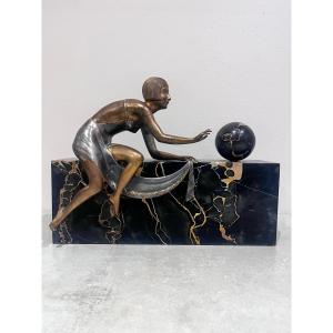 Bronze Art Deco, Elegante By Zoltan Kovatz