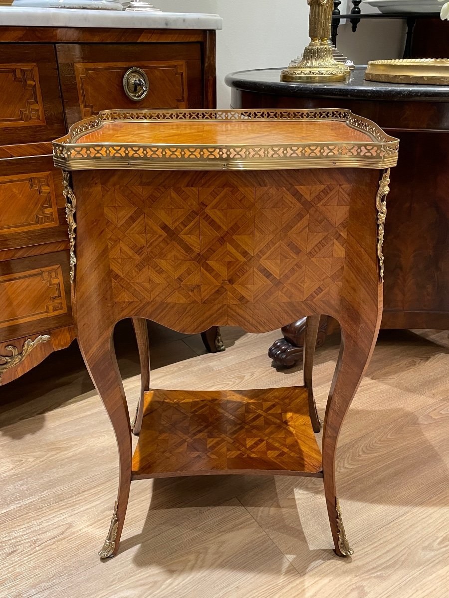 Tavolino da centro/ comodino lastronato in bois de rose  di stile Luigi XV-photo-4
