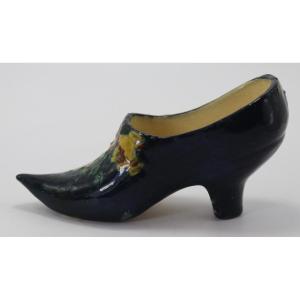 Montigny-sur-loing - Workshop Of Louis-eugène Schopin, Earthenware Shoe. 19th Century