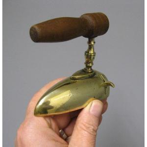 Mini Ingot Iron In Nineteenth Bronze.