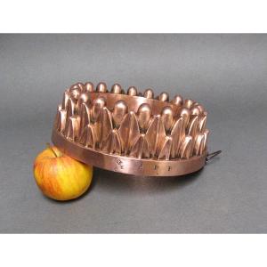 Fleur De Lys Punch Cake Mould.