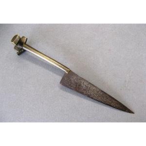 Ancient Knife Linked To The Sacrifice Of The Zebu During Circumcision Ceremonies.