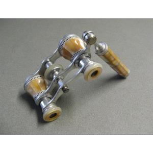Pair Of Theater Binoculars With Mother-of-pearl Handle, 19th Century. Signed Franck Valéry.