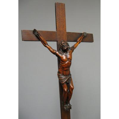 Crucifix. Christ In Cross In Carved Boxwood XVIII.