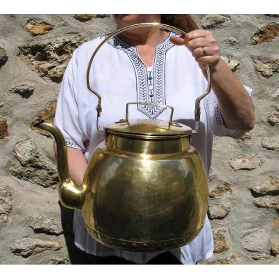 Large Kettle Flanders Nineteenth.