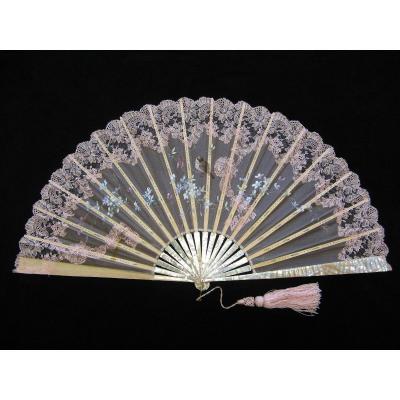 Large Nineteenth Fan In Mother Of Pearl, Lace And Hand Painted Silk.