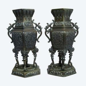 Pair Of Bronze Vases. China – Late 19th Century.