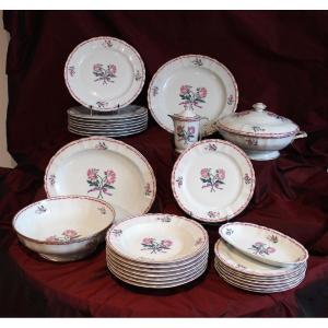 Partie De Service En Porcelaine