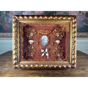 Large Paperolles Reliquary - Virgin And Child - 19th Century