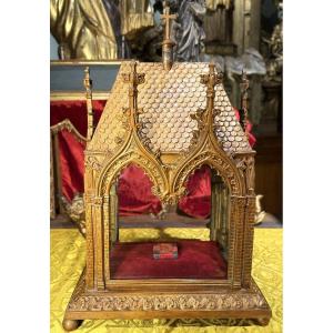 Neo-gothic Reliquary Hunt And Its Relic - 19th Century