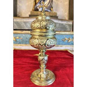 Chiseled Brass Ciborium - 17th Century 