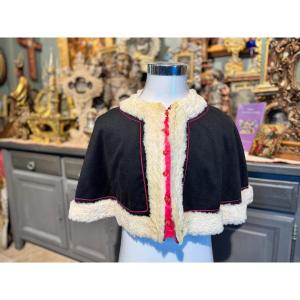 Mozette Or Camail And Canon's Biretta - Early 20th Century