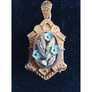 Photo Holder Medallion In Pompom Circa 1840