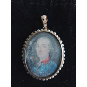 Gold And Pearl Medallion Pendant With Painted Miniature From The 18th Century