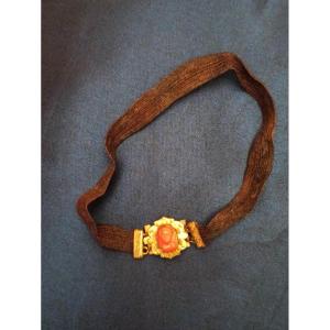 Bracelet Of Young Girl In Braided Hair Adorned With A Doll Clasp And Coral Cameo Nap Ii