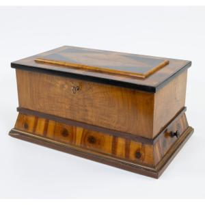 English Walnut Writing Case (1880-1900)