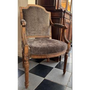 Louis XVI Walnut Armchair (1780-1790)