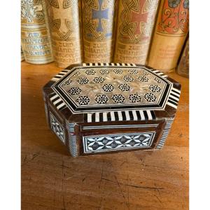 Refined Egyptian Jewelry Box (1890-1910)