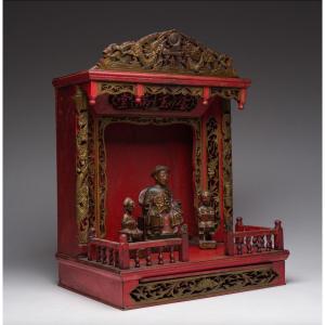 Exquisite Domestic Altar With Wooden Figurines (19th Century)