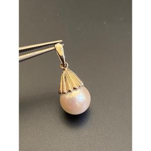 Gold Pendant And Cultured Pearl