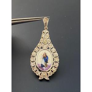 Old Art Deco Style Pendant In Gold, Diamonds And Enamel