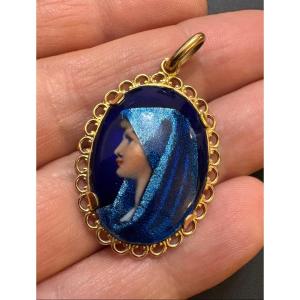 Antique Gold Pendant And Miniature Enameled Limoges Porcelain.