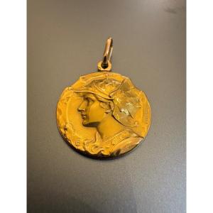 Antique "gallia" Pendant In 18k Yellow Gold (750/1000). Signed Becker.