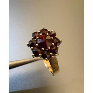 Antique Ring In 750/1000th Gold And Garnets