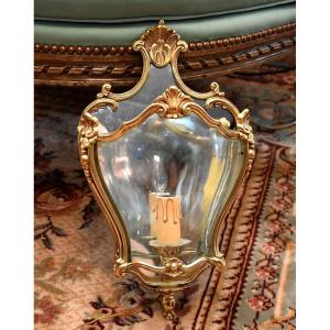 Louis XV Style Wall Lamp In Bronze, Curved Glasses And Mirror Background, Rocaille Shell Decor