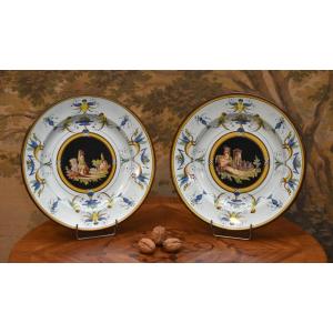 Pair Of Large Decorative Italian Renaissance Style Earthenware Dishes With Ruins Decor