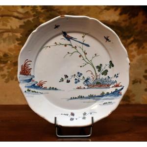 La Rochelle, 18th Century Earthenware Plate, Hedge Decoration, Perched Bird, Basket, Rocks