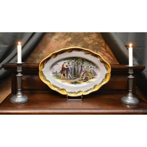 Large Decorative Earthenware Dish In The Style Of Urbino Majolica (italy), Depicting An Antique Scene 
