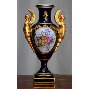 Large Limoges Porcelain Vase, Kiln Blue, Decor Bouquet Of Flowers And Gallant Scene Of A Fragonard.