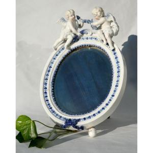 Oval Mirror In German Porcelain, Decor Of Cherubs, Napoleon III, Psyche, 19th Century Angels